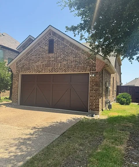 3004 Hereford Dr — Photo 3