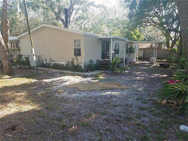 1st image of 1555 Oak Ln