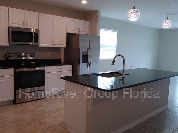 5th image of 2042 SW Aguero St