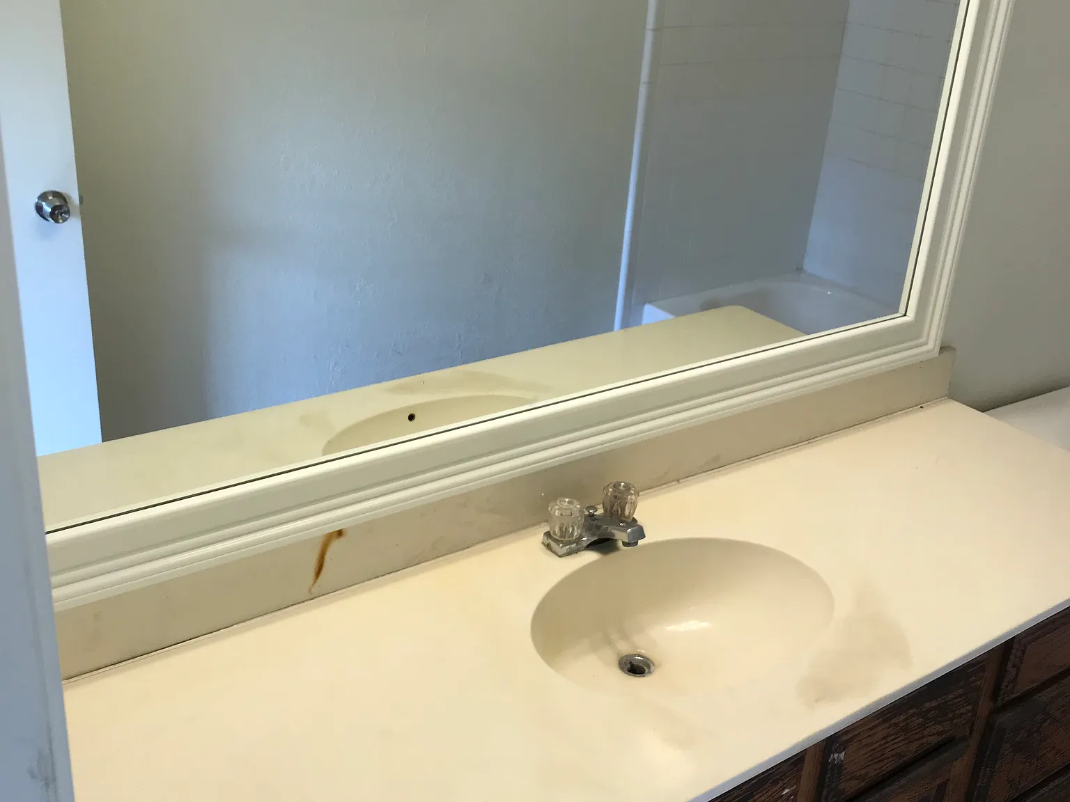 3 bed, 1367 sqft, $1,950 — Photo 3
