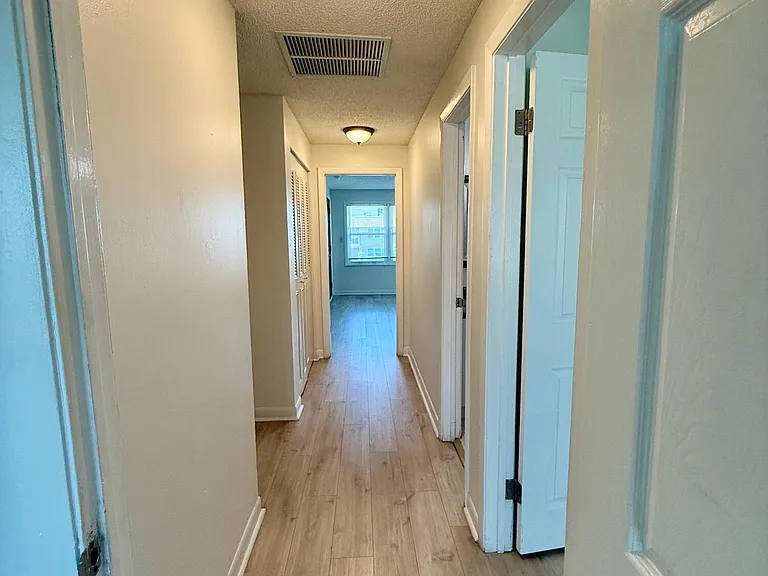323 Gulfstream Rd — Photo 16