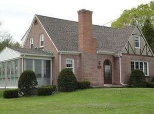 68 Mountain View St, South Hadley, MA 01075