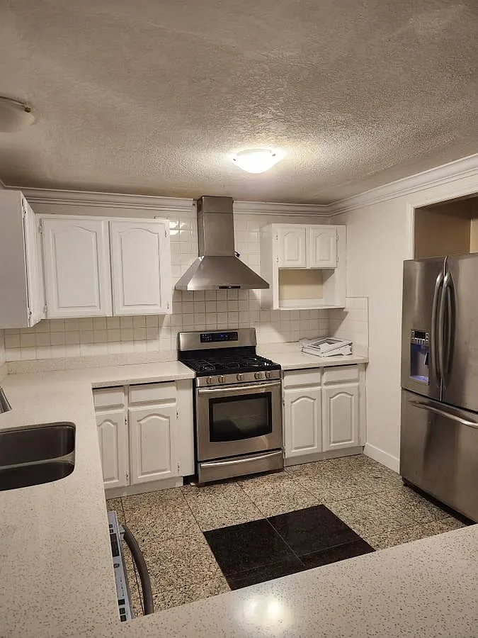 4 bed, 2000 sqft, $3,500 — Photo 4