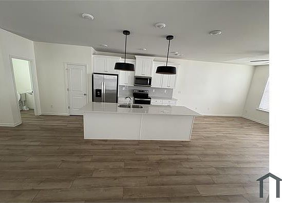 3rd image of 72 Brook Way SW