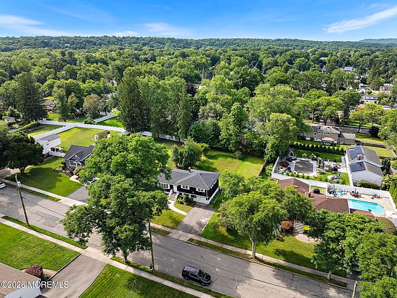 2nd image of 22 Tuxedo Drive