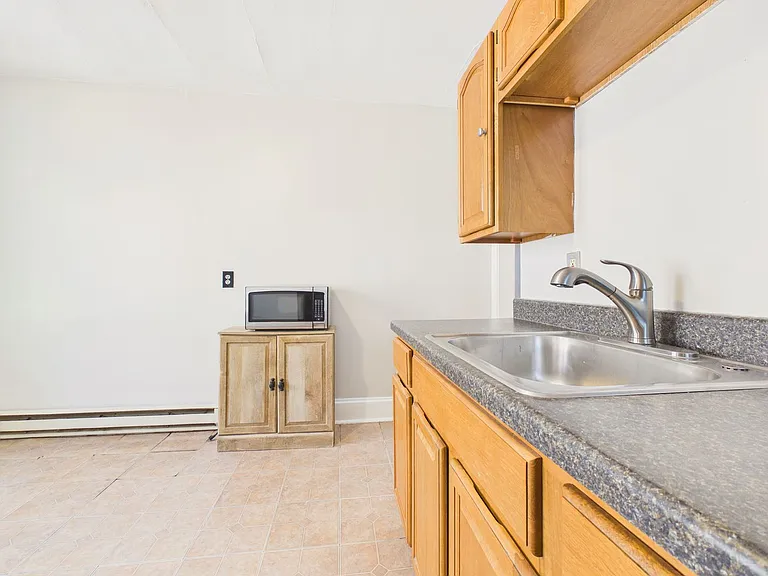 1528 Green St — Photo 3