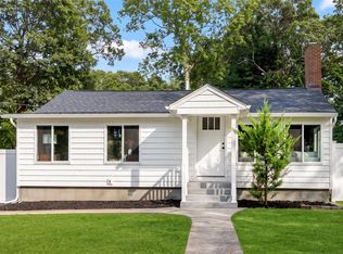 8 Woodlawn Avenue, Selden, NY 11784