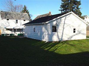 3rd image of 601 Scott Ave