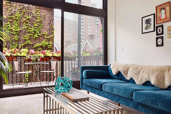 Sold by Compass | media 21