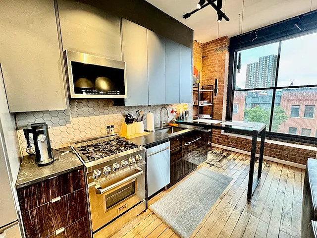 Bentley Lofts — Photo 25