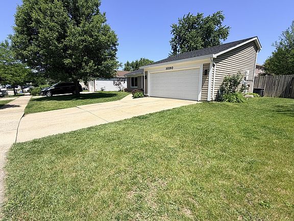 2nd image of 1090 Crestwood Ln