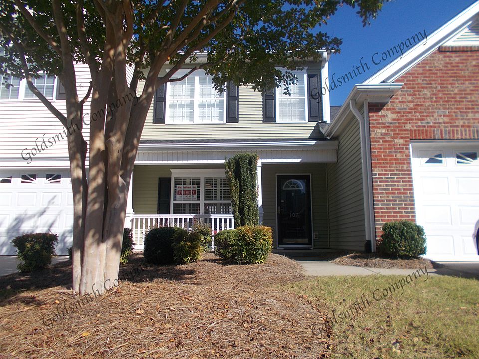 1st image of 107 Pine Walk Dr