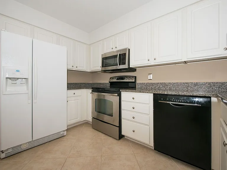 1061 Wirewood Dr #203 — Photo 8