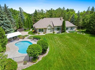 260 S Clay St, De Pere, WI 54115