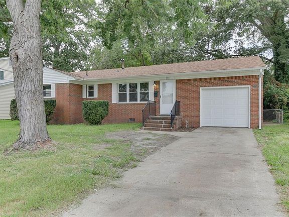 3rd image of 723 Dresden Dr