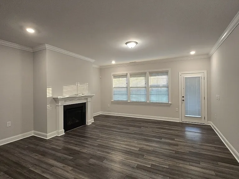 1612 Tavel House Ln — Photo 3