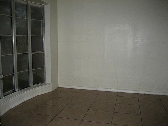 5th image of 10923 Sela Ln