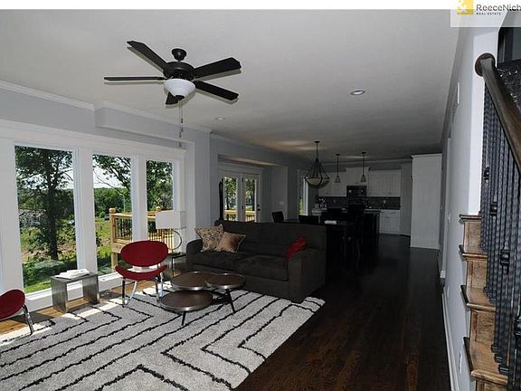 2nd image of 805 SE Sparrow Ct