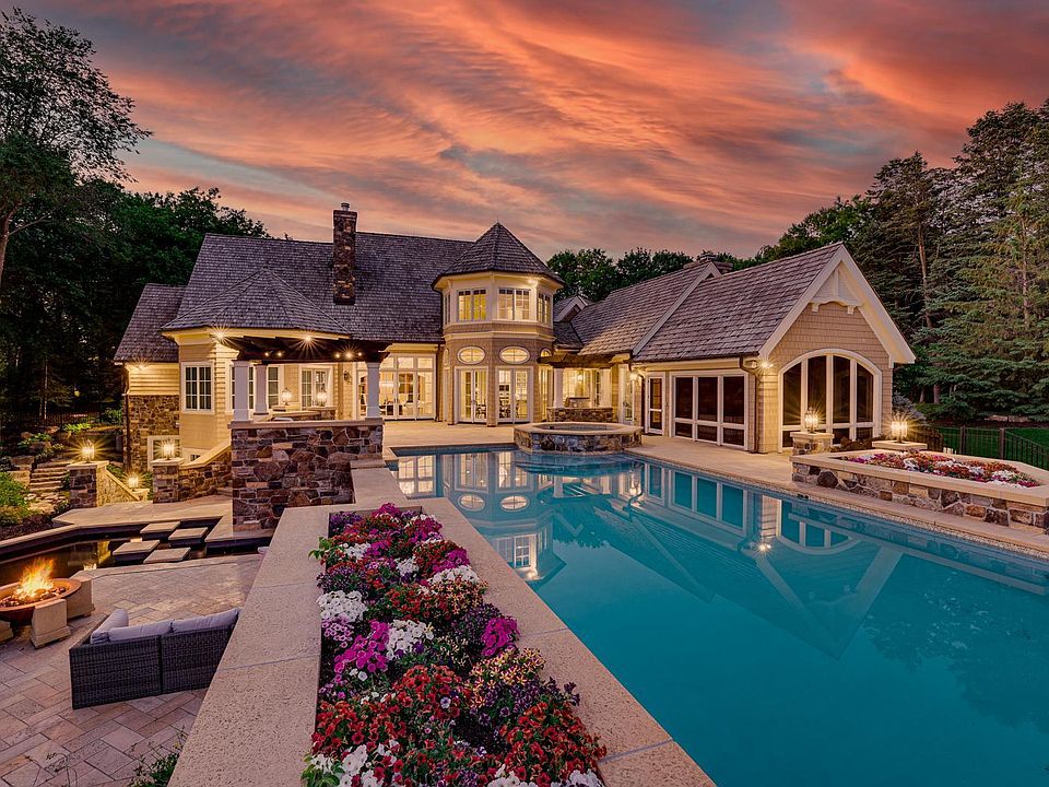 7317 Auto Club Rd, Bloomington, MN 55438 Zillow