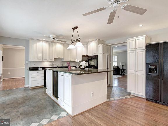 5th image of 9210 Bayard Pl