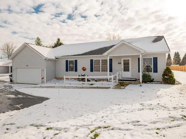 1016 W Villas Dr, Vicksburg, MI 49097