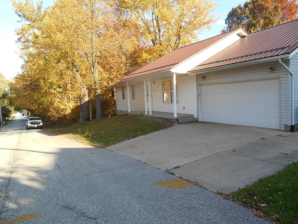 5404 Cray Rd