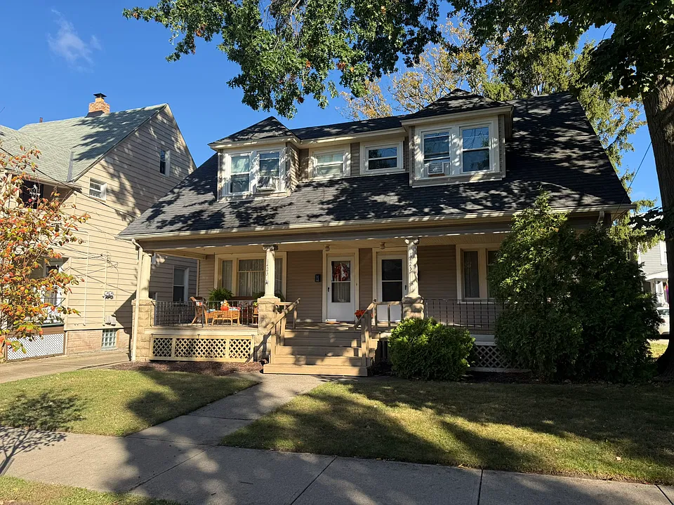 1425 Lakewood Ave