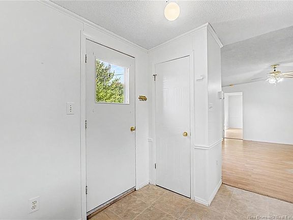 4th image of 294 Magnolia Ln