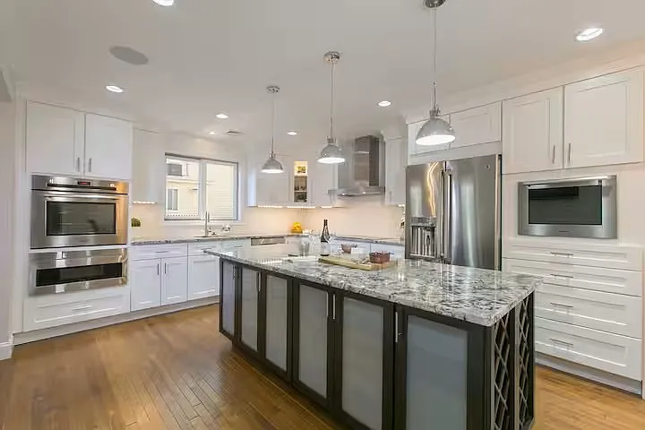 3 bed, 2.5 bath, 1656 sqft, $7,800 — Photo 1