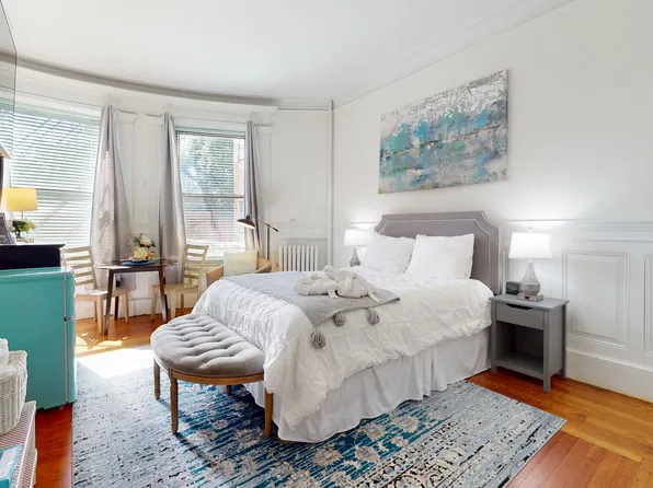 1029 Beacon St #3, Brookline, MA 02446