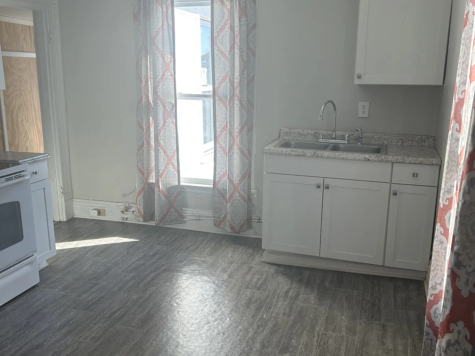 2200 Memorial Avenue - B — Photo 1