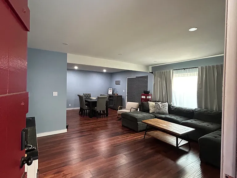 18084 Yosemite Ct — Photo 3