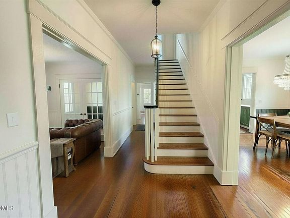 4th image of 404 Kinsey St