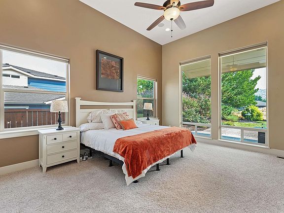 4th image of 4026 W Deerpath Dr