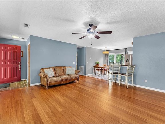 4th image of 5 Thetford Dr