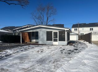 2806 Martin Ln, Rolling Meadows, IL 60008