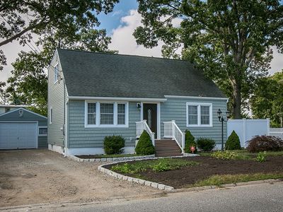 195 S Delaware Ave, Lindenhurst, NY, 11757