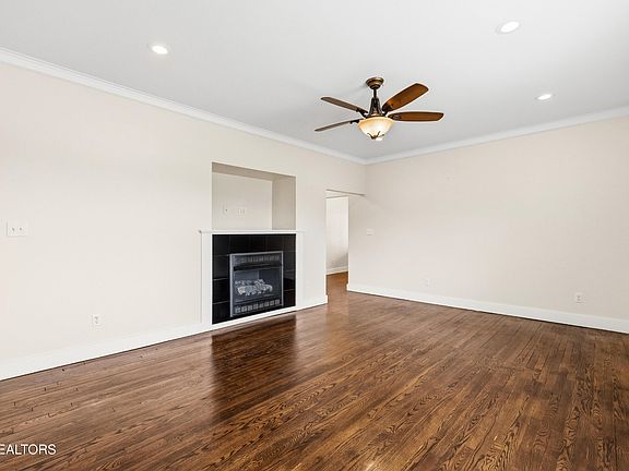 5th image of 2520 W Beaver Creek Dr