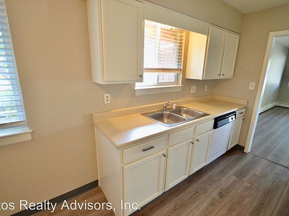 5th image of 5750 S Pennsylvania St #11306873