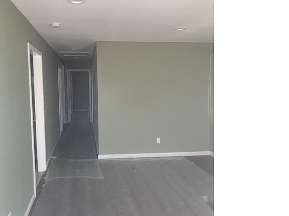 4th image of 3717 Campbell St