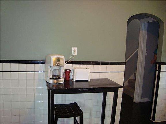 5th image of 154 Ideal St