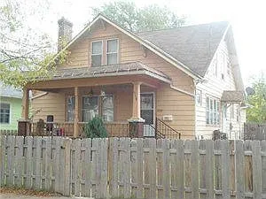1607 Linwood Ave photo 1