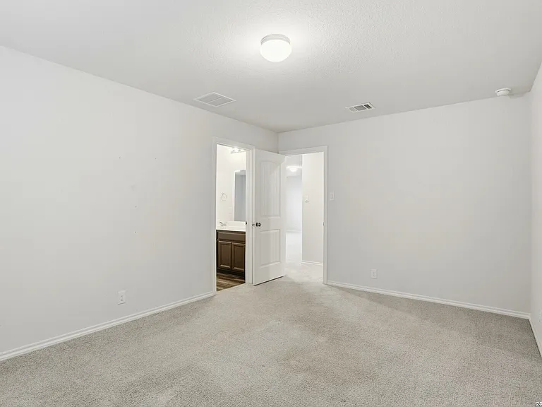 12611 Auriga — Photo 28
