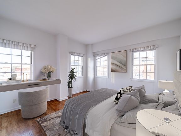 5th image of 357 Varick St APT 426