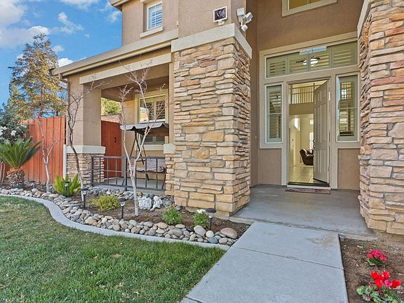 3rd image of 1824 Belmont Pl