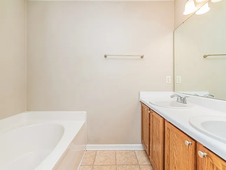 3952 Tyler Bluff Ln — Photo 10