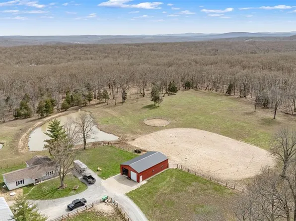 1084 Fawn Ln, Doe Run, MO 63637