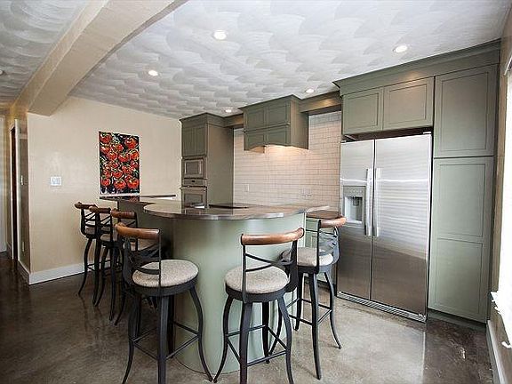 3rd image of 2716 Reef Ct