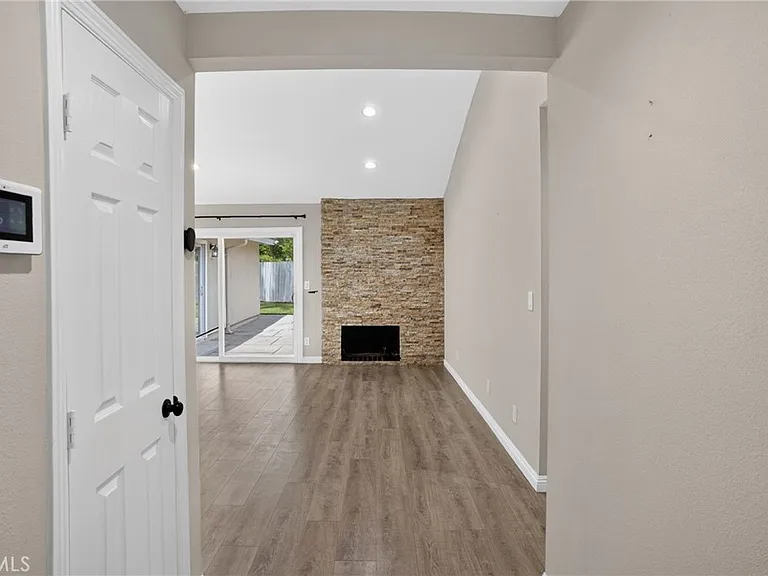 24441 Denise Pl — Photo 39