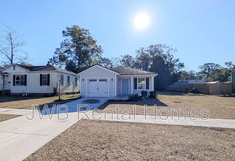 1st image of 1156 Monmouth Way